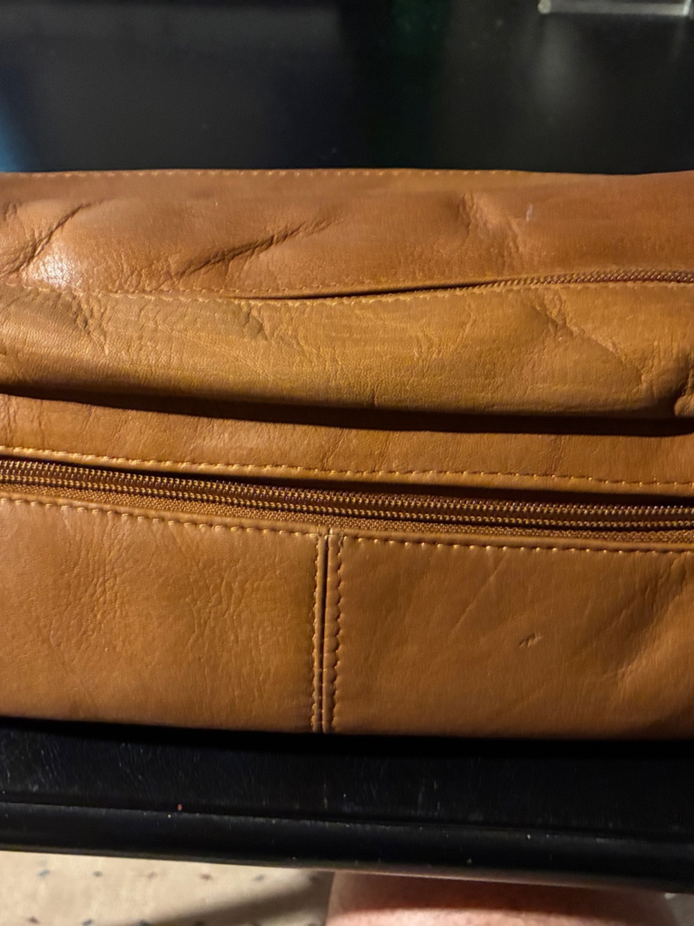 Men's Leather Toiletry Bag in Tan - Classic Travel